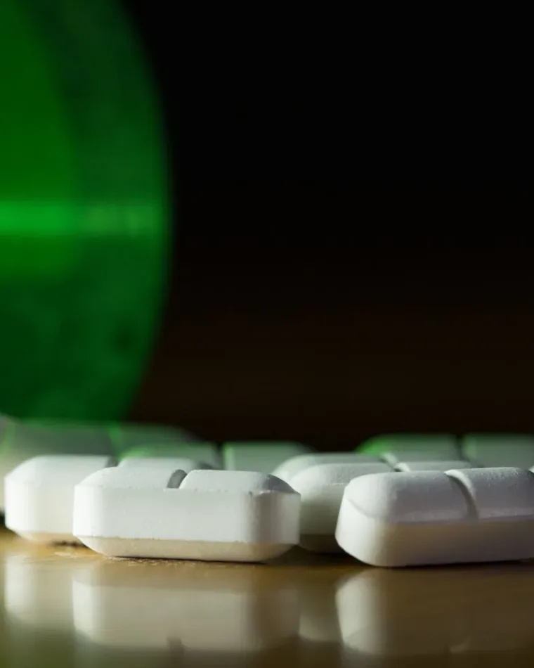 Medyczna marihuana a opioidy: Czy konopie są odpowiedzią na kryzys opioidowy?
